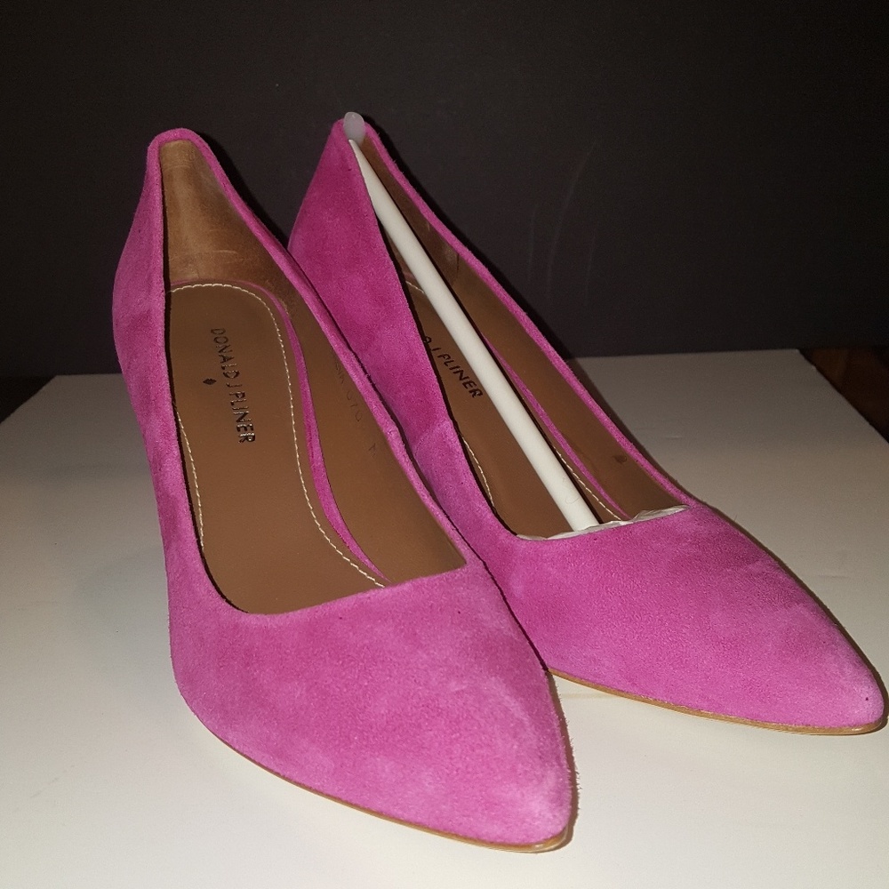 SALE!  FUSHIA SUEDE DONALD J. PLINER HEELS